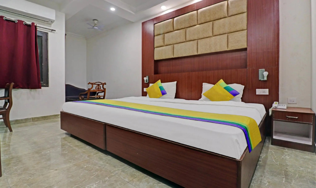 Deluxe Double room (full double bed)