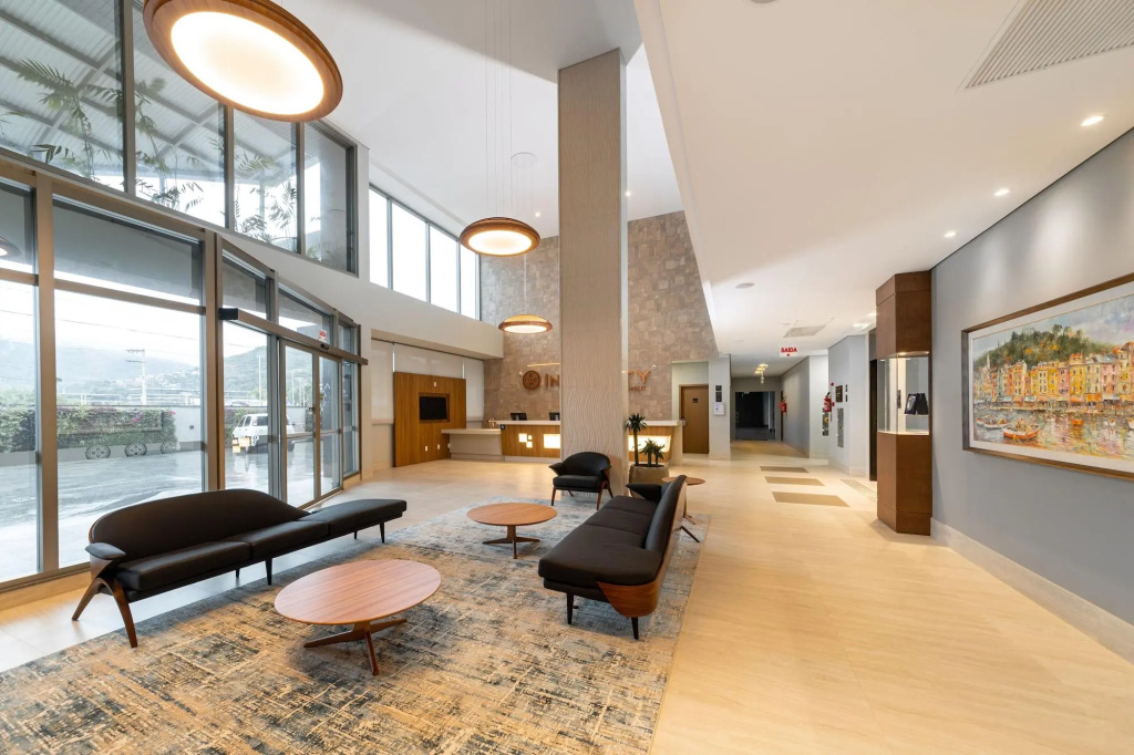 Lobby & Reception