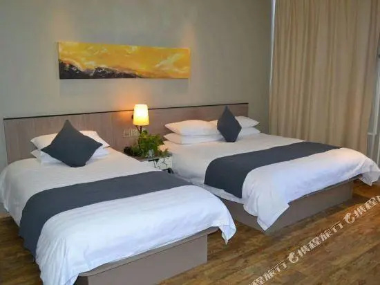 Ease Hotel (Beijing Changping Science & Technology Park Shuitun)