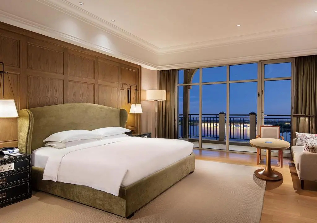 Deluxe Double room with balcony (full double bed)