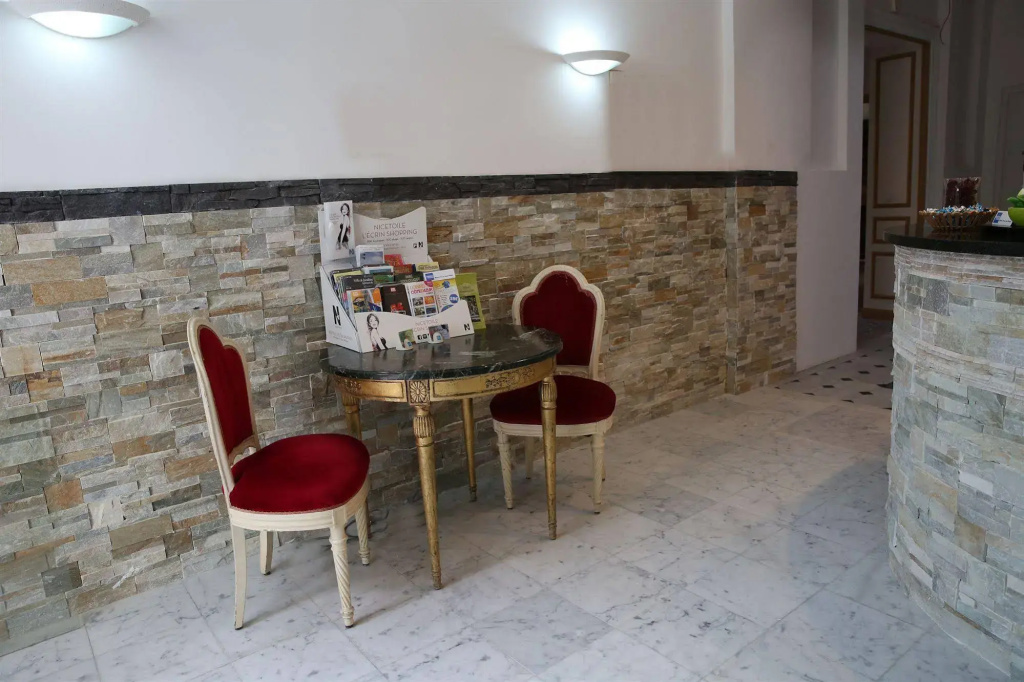 Hotel photo 12