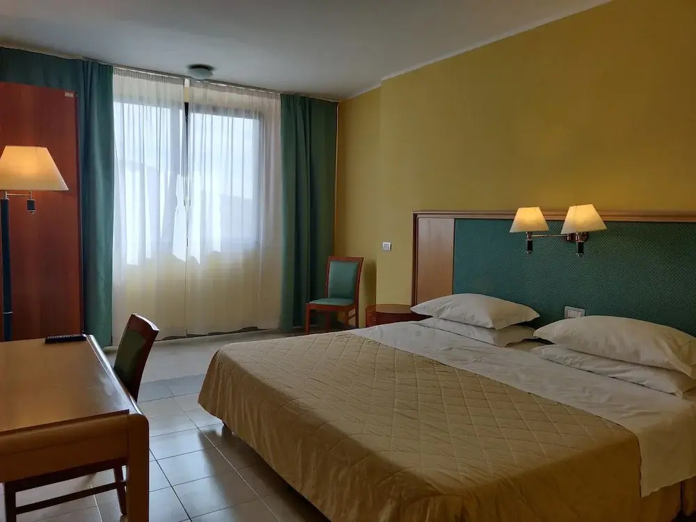 Standard Double room (full double bed)