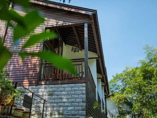 Bamboo and Suite by the River in MT.Mogan in Huzhou