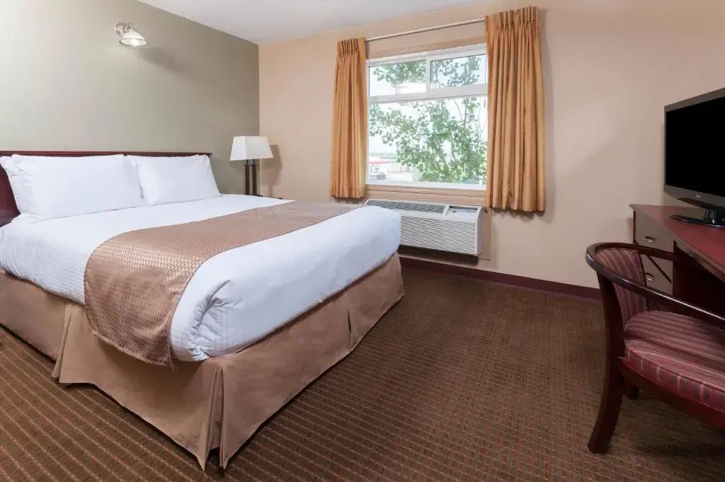 Deluxe Double room (full double bed)