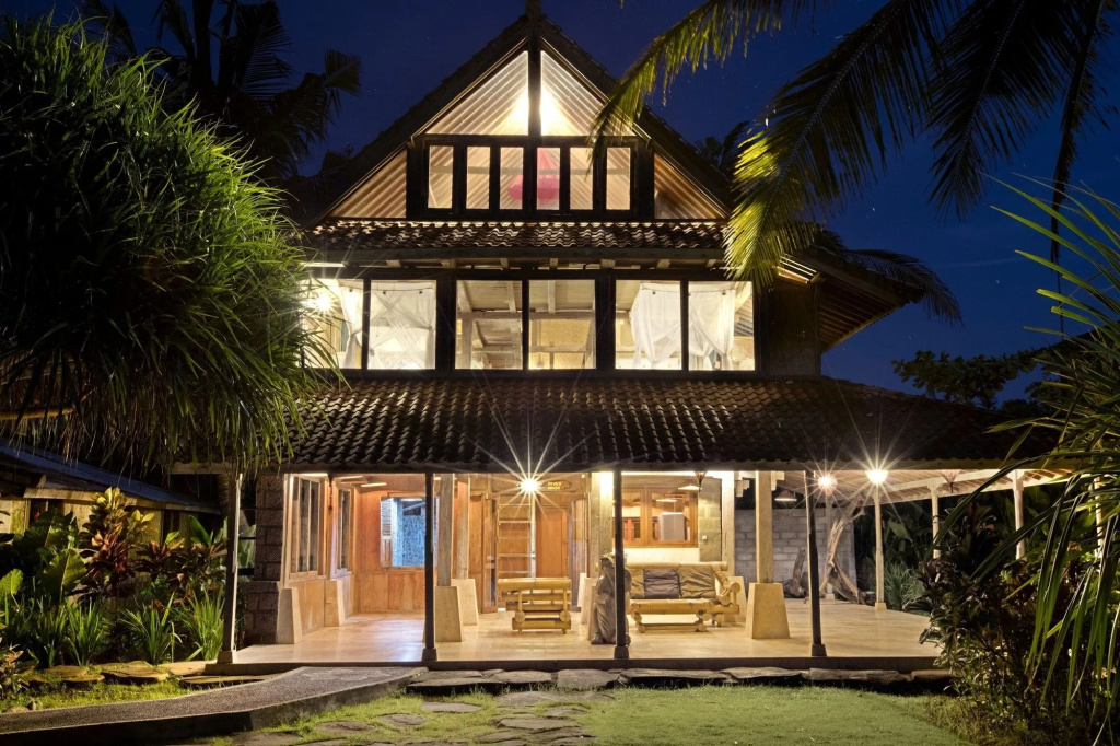 Pondok Pitaya Hotel, Surfing & Yoga