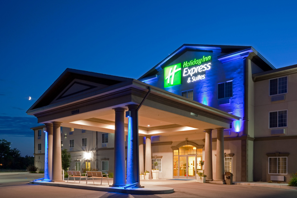 Holiday Inn Express & Suites Eau Claire North by IHG