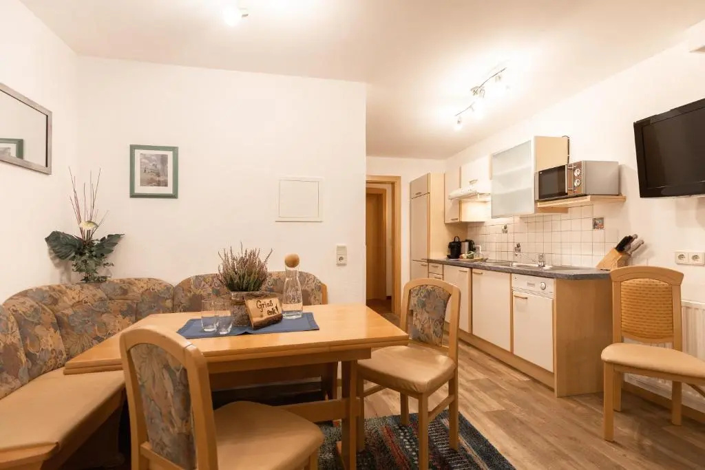 2 Bedrooms Apartment