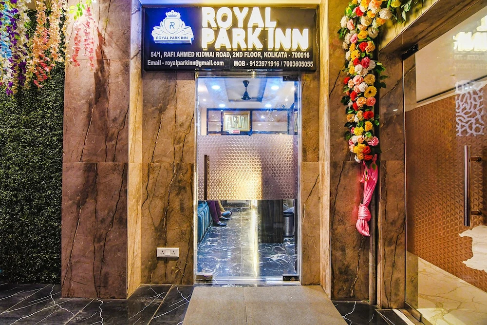 Fabhotel Royal Park Inn