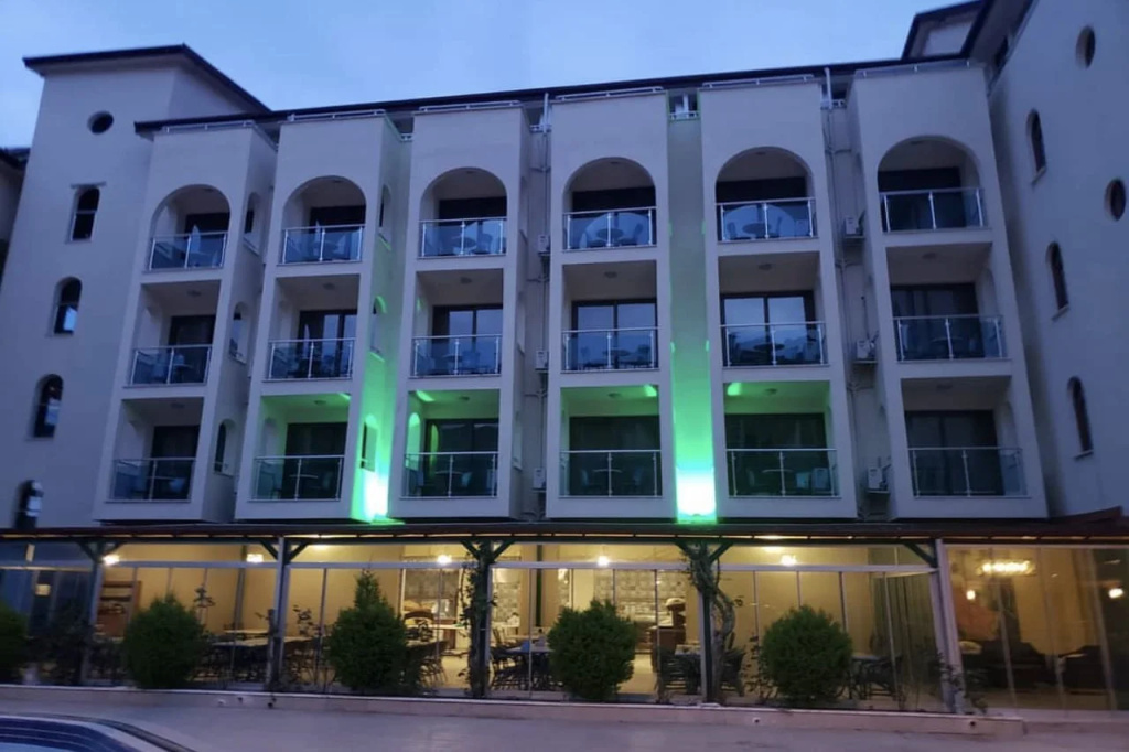 Astoria Life Hotel