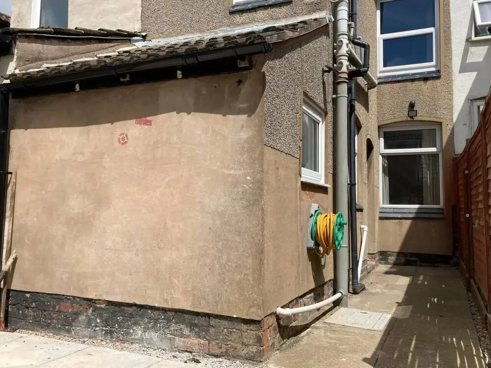 Cv21 3SG Whole 2-bed House in Rugby