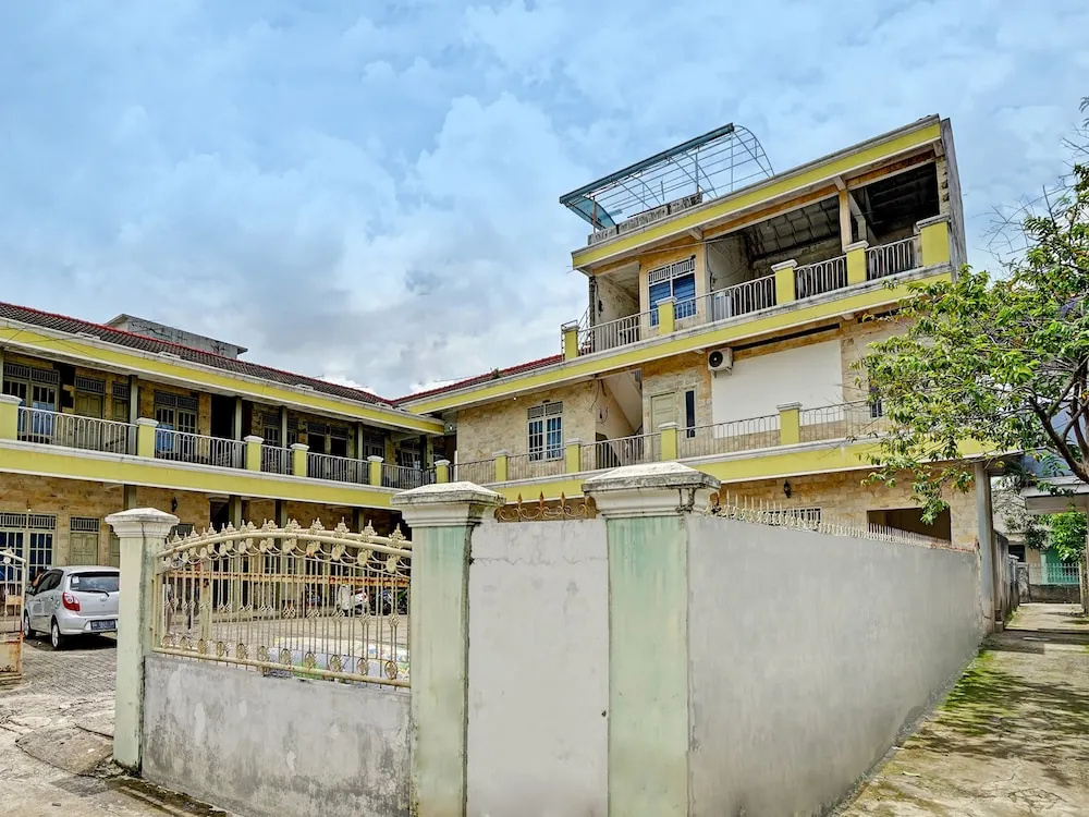 OYO Life 91873 Nugraha Kost