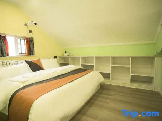 4 Bedrooms Attic Suite