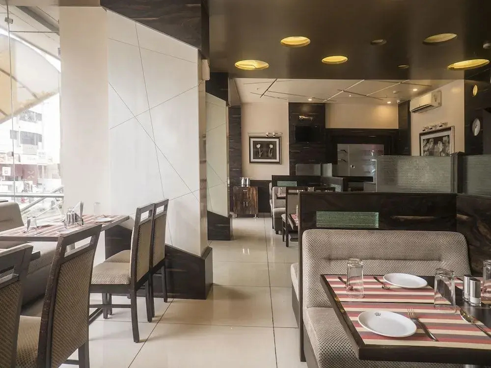 Super Townhouse OAK Regal Inn Near Sant Tukaram Nagar Metro Station - Général