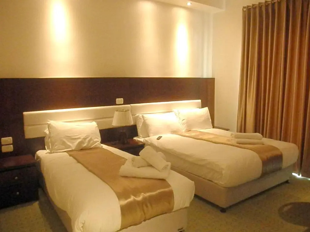 Standard Triple room