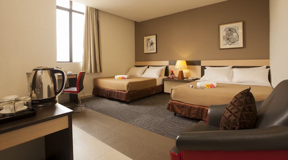 Leo Express Hotel