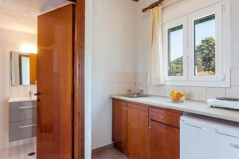 Pefkos Studios And Apartments 