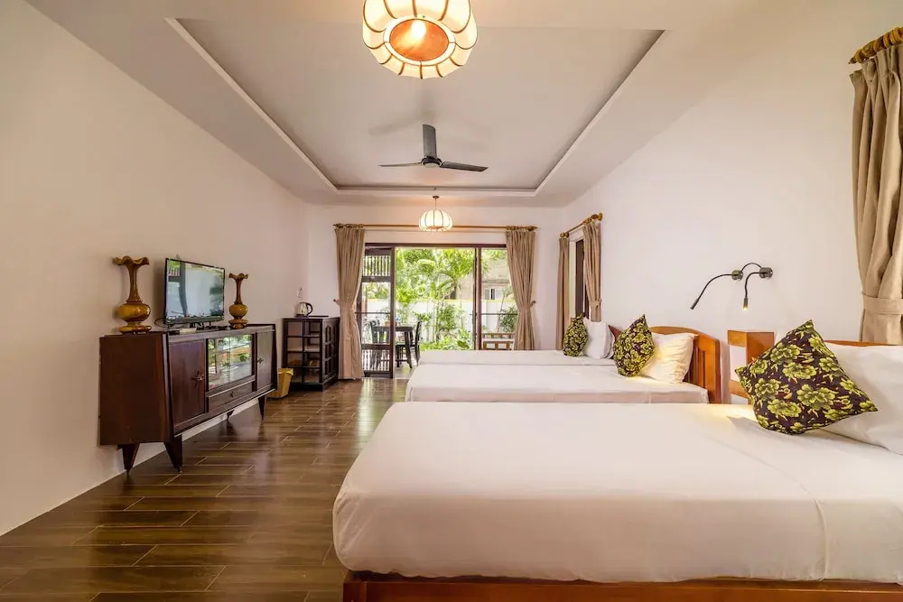Deluxe Triple room with view