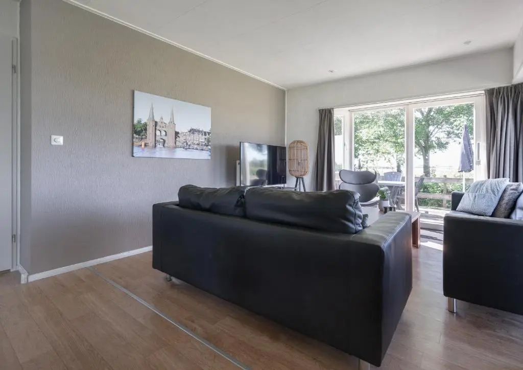 3 Bedrooms Chalet