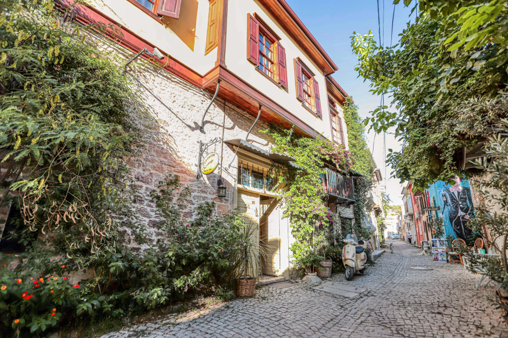 Ayvalık Otel Macaron Konağı by null