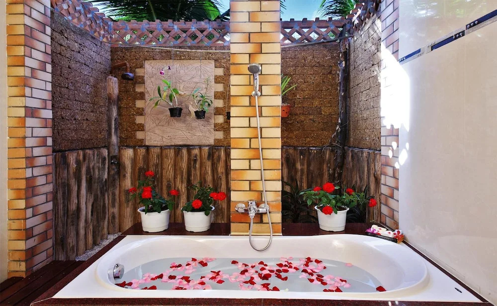 Golden Coast Resort and Spa — 1