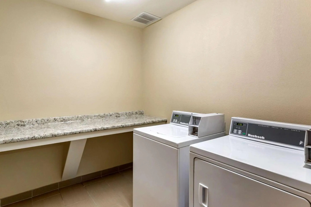 Comfort Suites At Rivergate Mall - фото 31