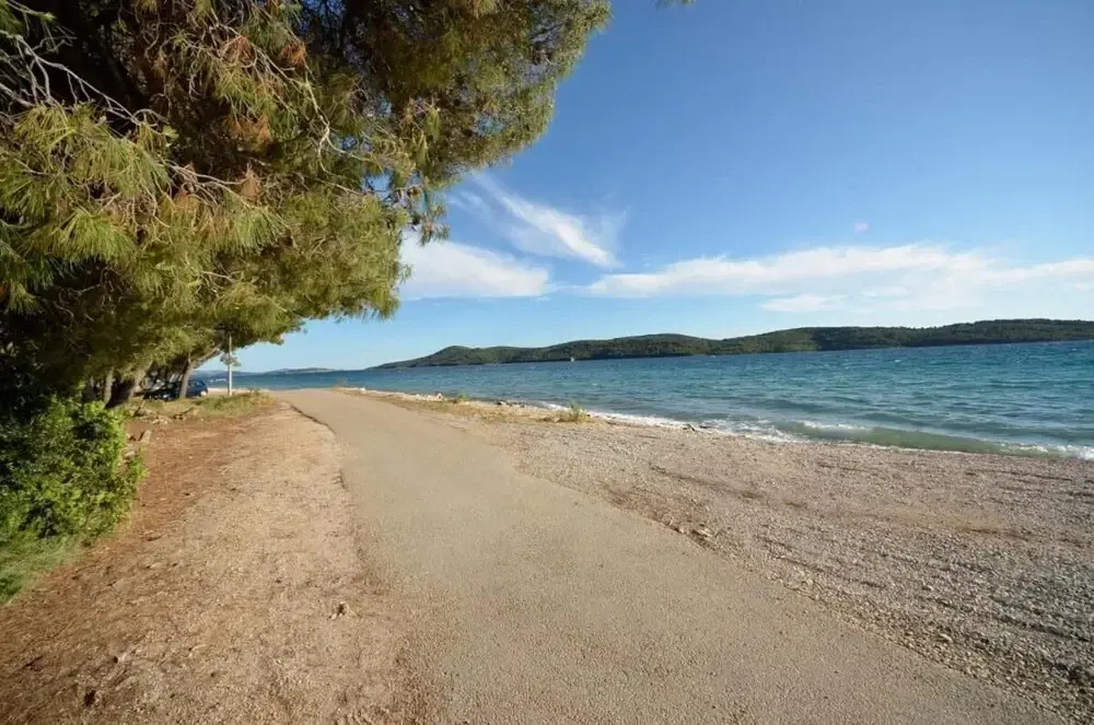 Beach & Waterfront