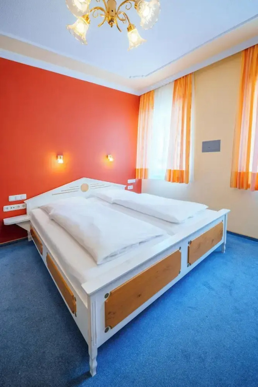 Economy Double room (full double bed)