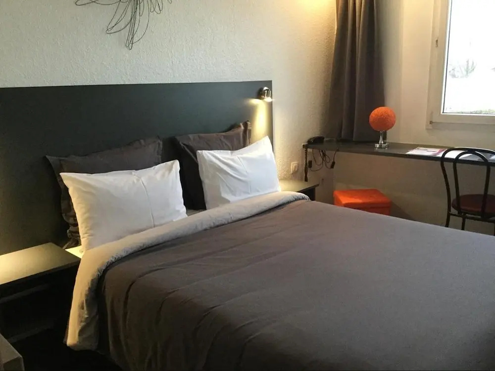 Voir la photo 2 — Logis Hotels Les Colonnes Strasbourg Zénith