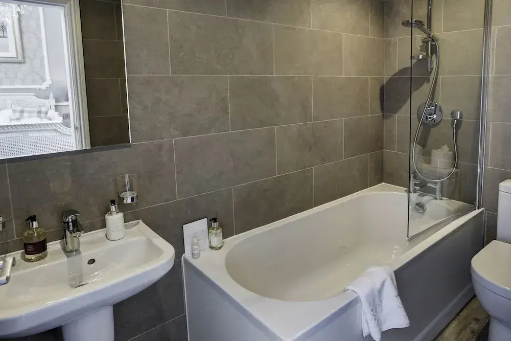Falcon Manor Hotel - Chambres