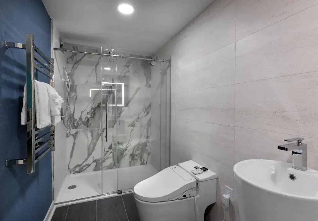 Suite with balcony
