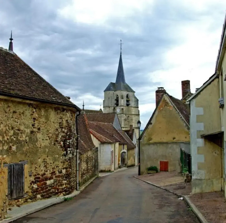 House With one Bedroom in Treigny, With Enclosed Garden