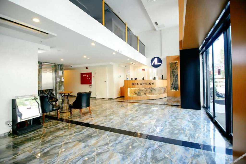 Lobby & Reception