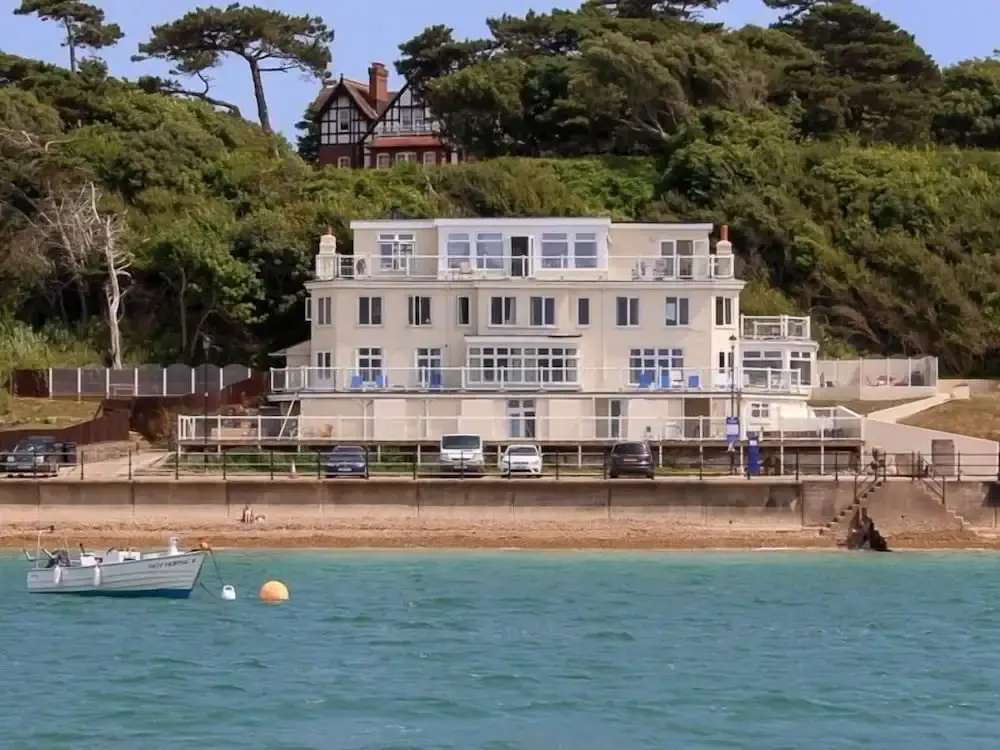 Observation Apartment On The Beach