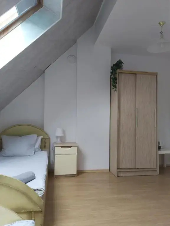 Economy room