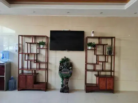 Xinyang Yuelong Hotel