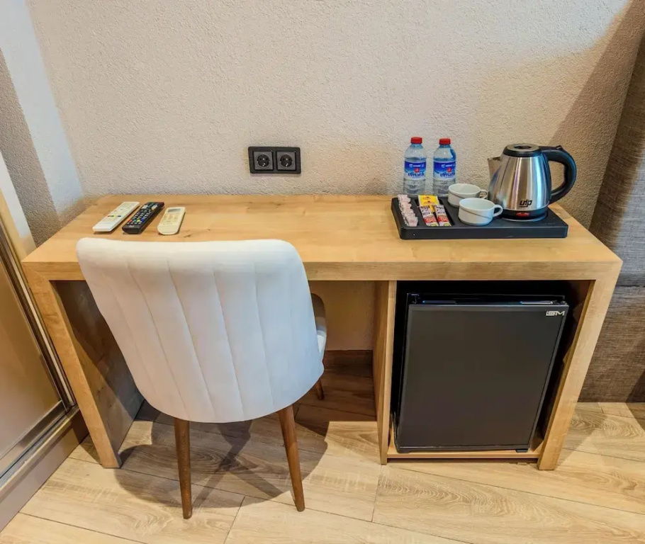 Economy room