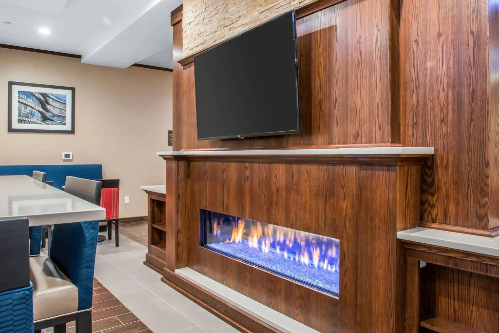 Lobby & Reception