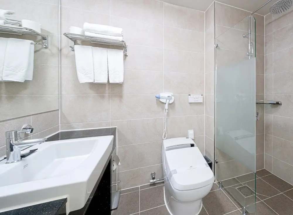 Standard Double room with balcony (full double bed)