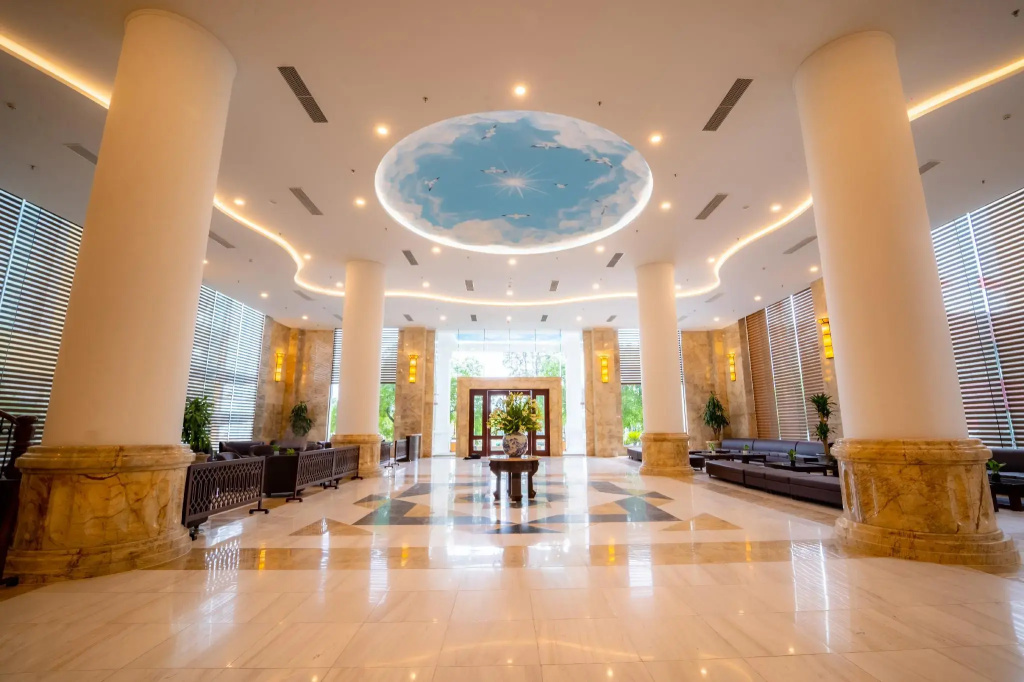 Lobby & Reception