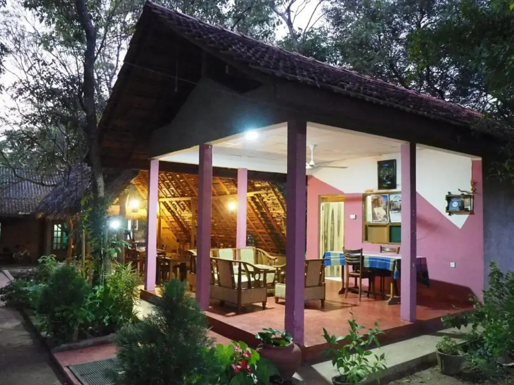 Weaver Bird Villa