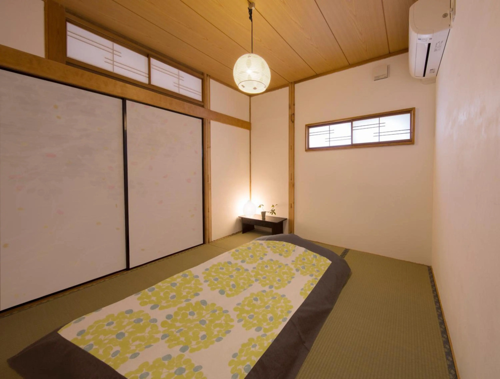 Sheena and Ippei - Hostel — 2
