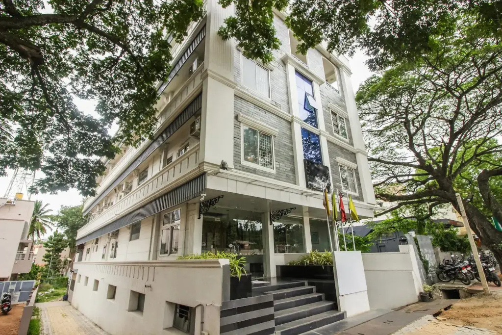 Hotel White Parrot