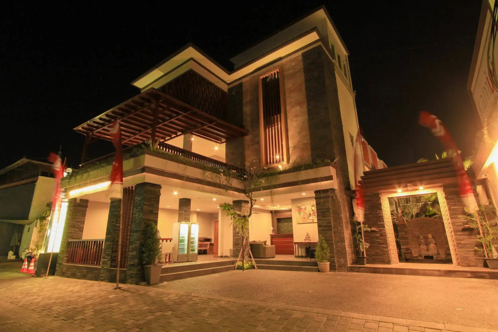 Kamini Legian Hotel — фото