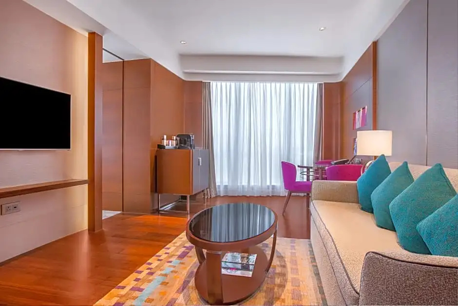 1 Bedroom Double Suite with sea view (full double bed)