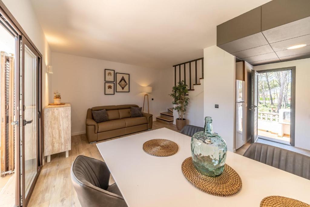 Вилла с 2 комнатами в Casa Gardenia