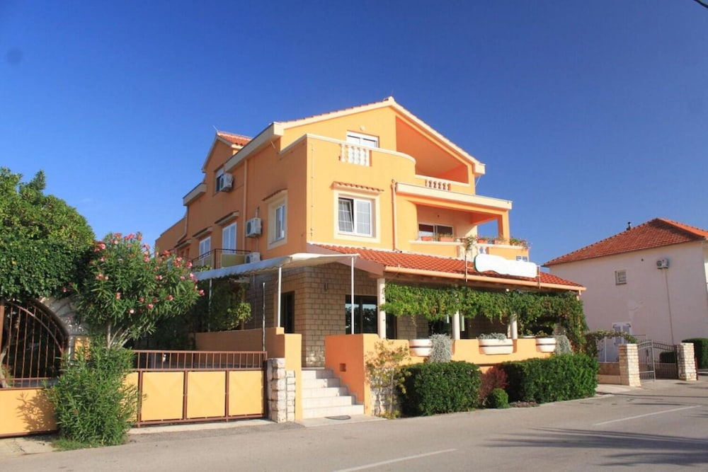 Apartments Sea View