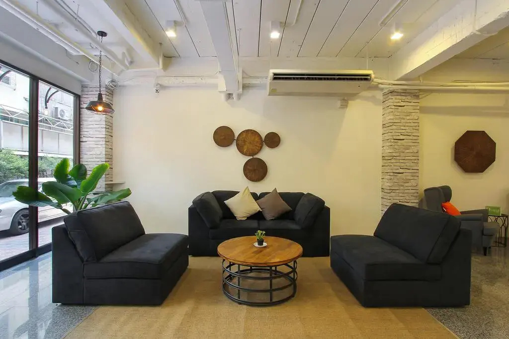 Lobby & Reception