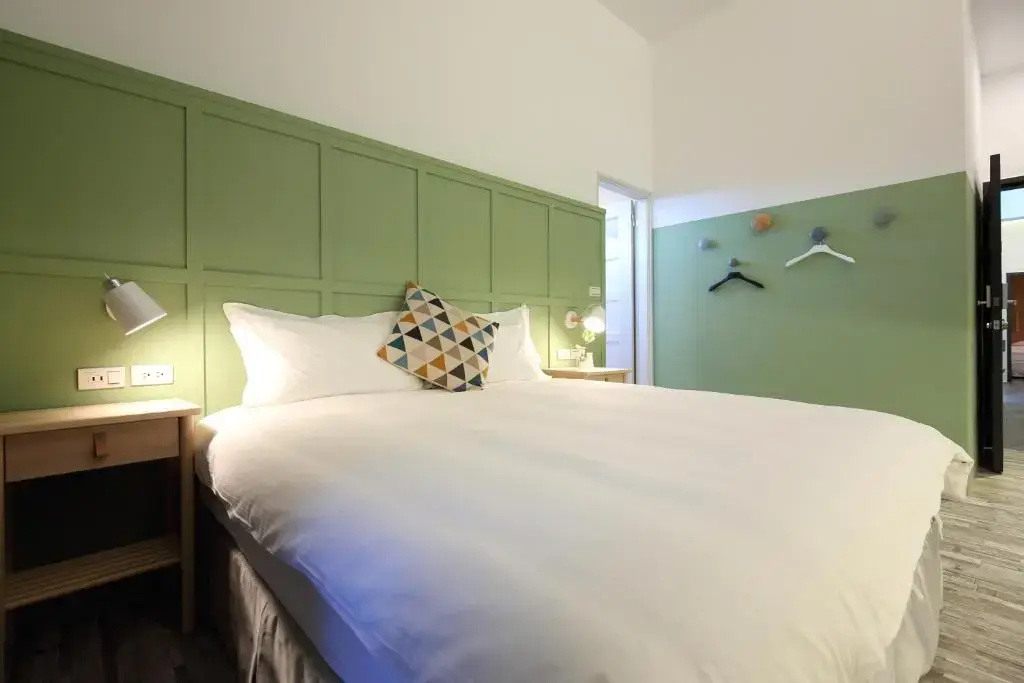 Standard Double room with balcony (full double bed)
