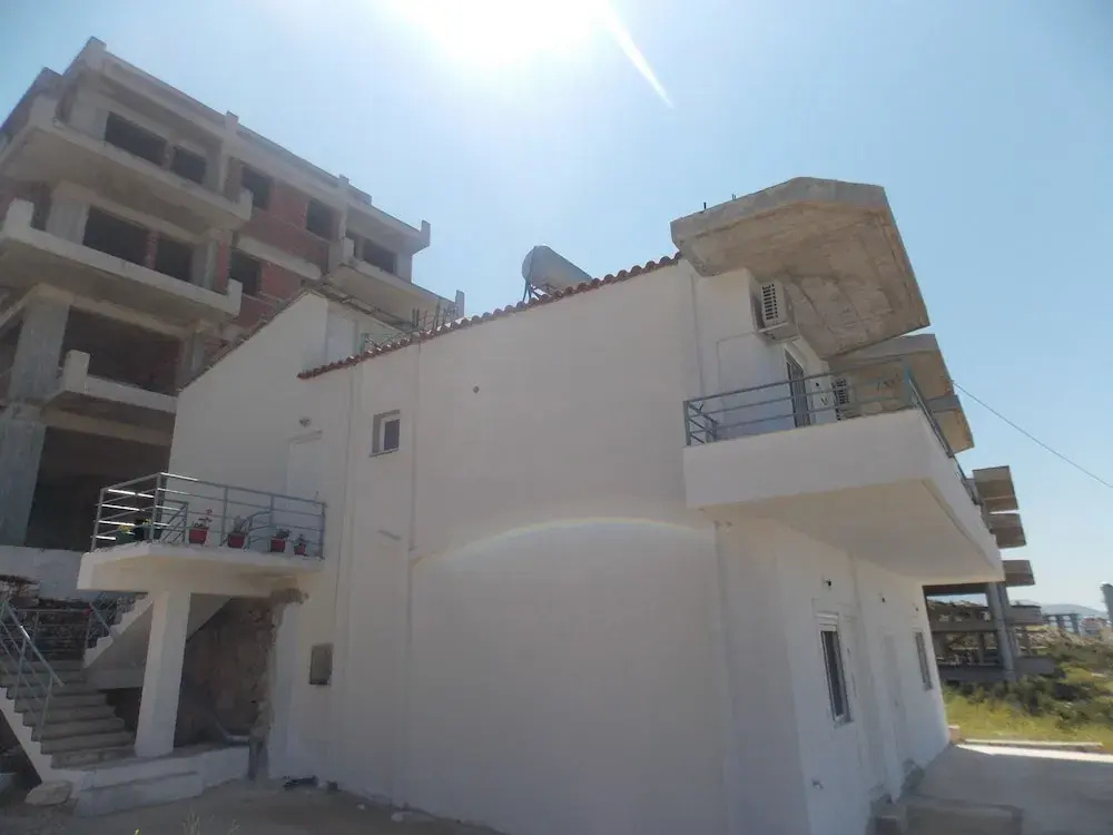 Camela Apartments