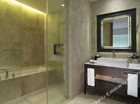 Lanson Place Bukit Ceylon Serviced Residences
